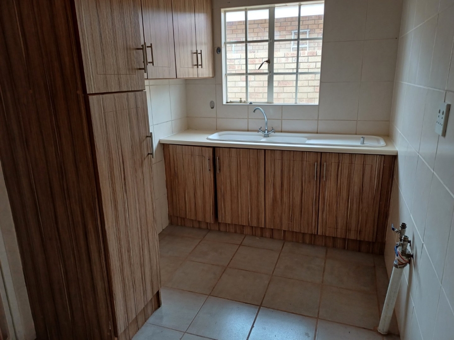 To Let 3 Bedroom Property for Rent in Naudeville Free State